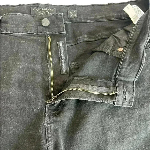 Lucky Brand Men’s 410 Athletic Straight Fit Straight Leg Jeans Black Size 40X34 - Picture 3 of 7